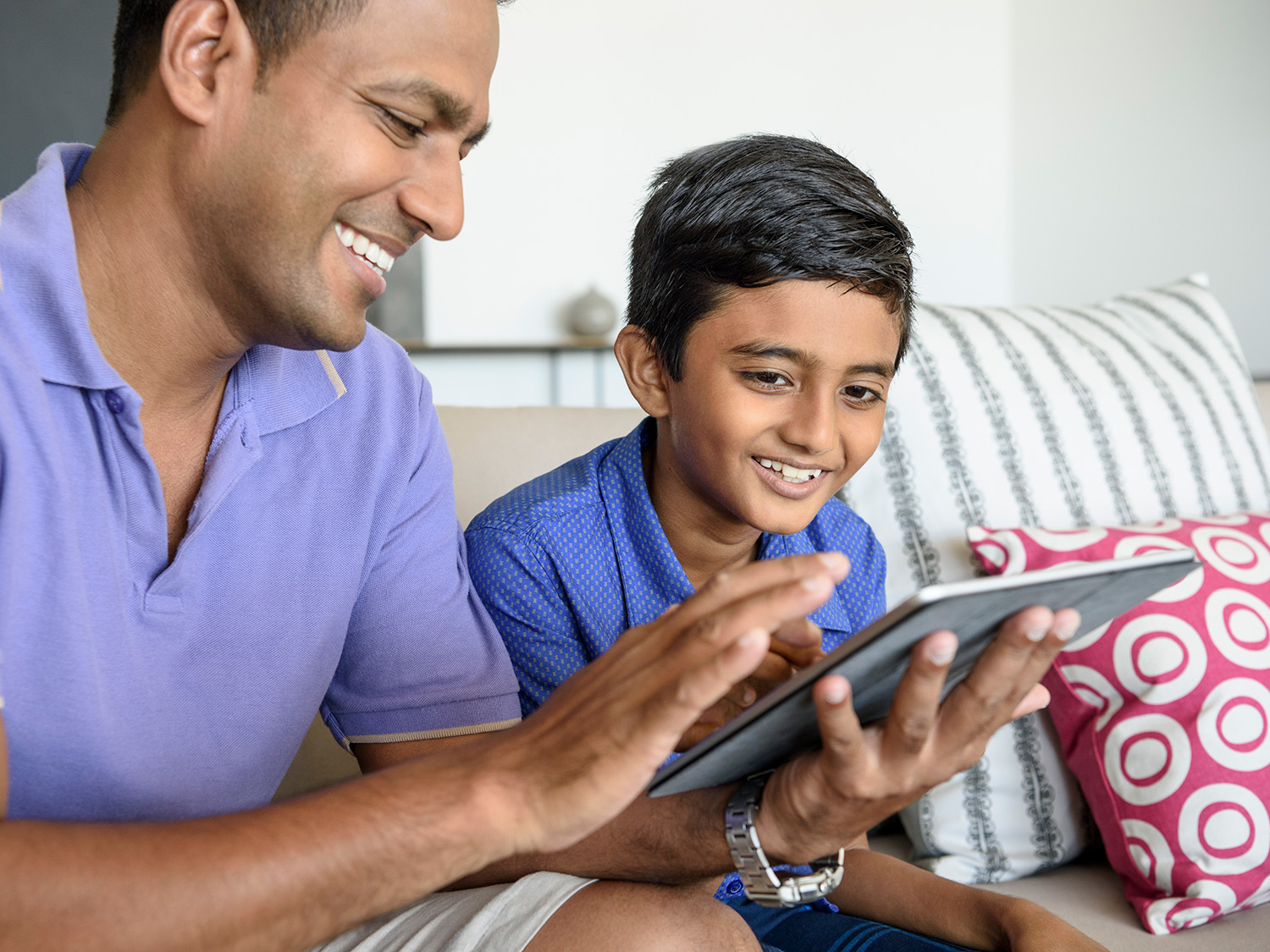 Srilankan couple having home pictures